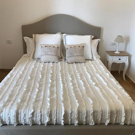 Bed and Breakfast Dimora Le Ginestre Adults Only Fasano Habitación foto