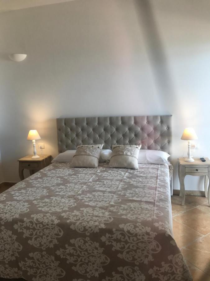 Bed and Breakfast Dimora Le Ginestre Adults Only Fasano Habitación foto